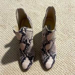 Sam Edelman Snakeskin booties- 6.5